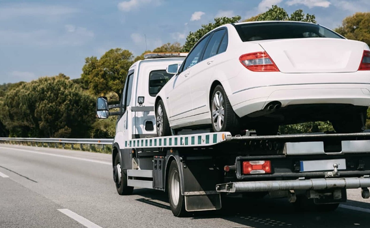 Emergency Towing service in Edina, MN