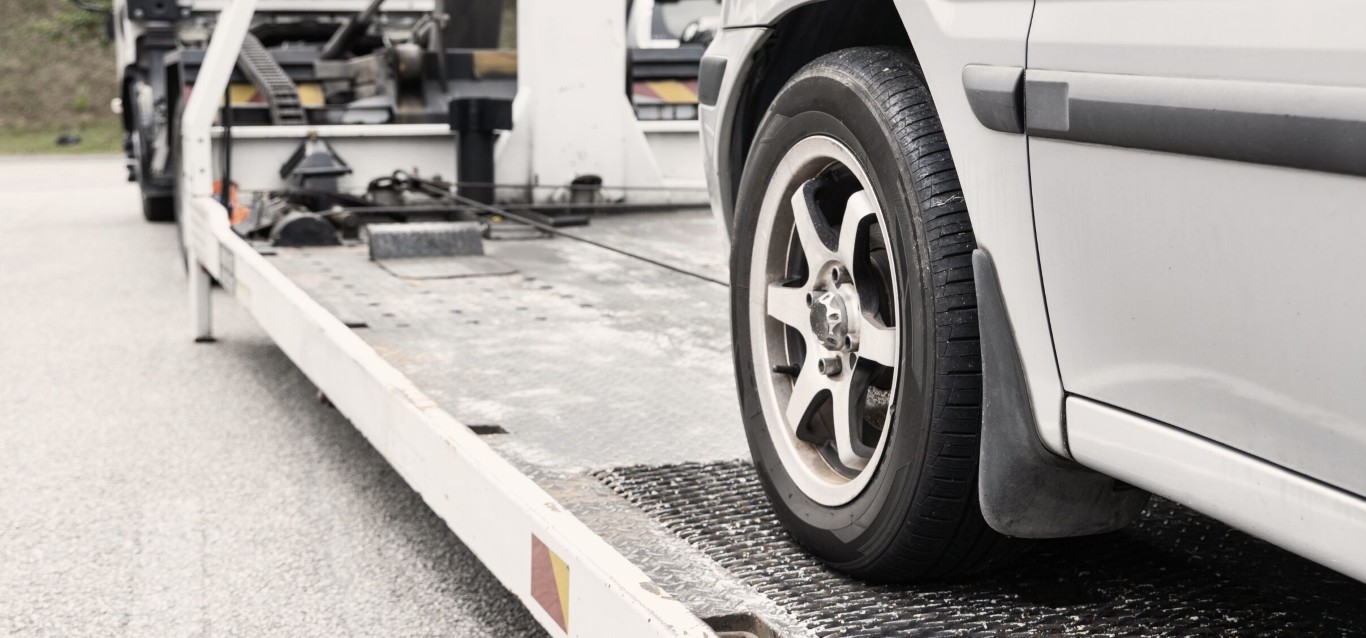 Flatbed Towing service in Edina, MN