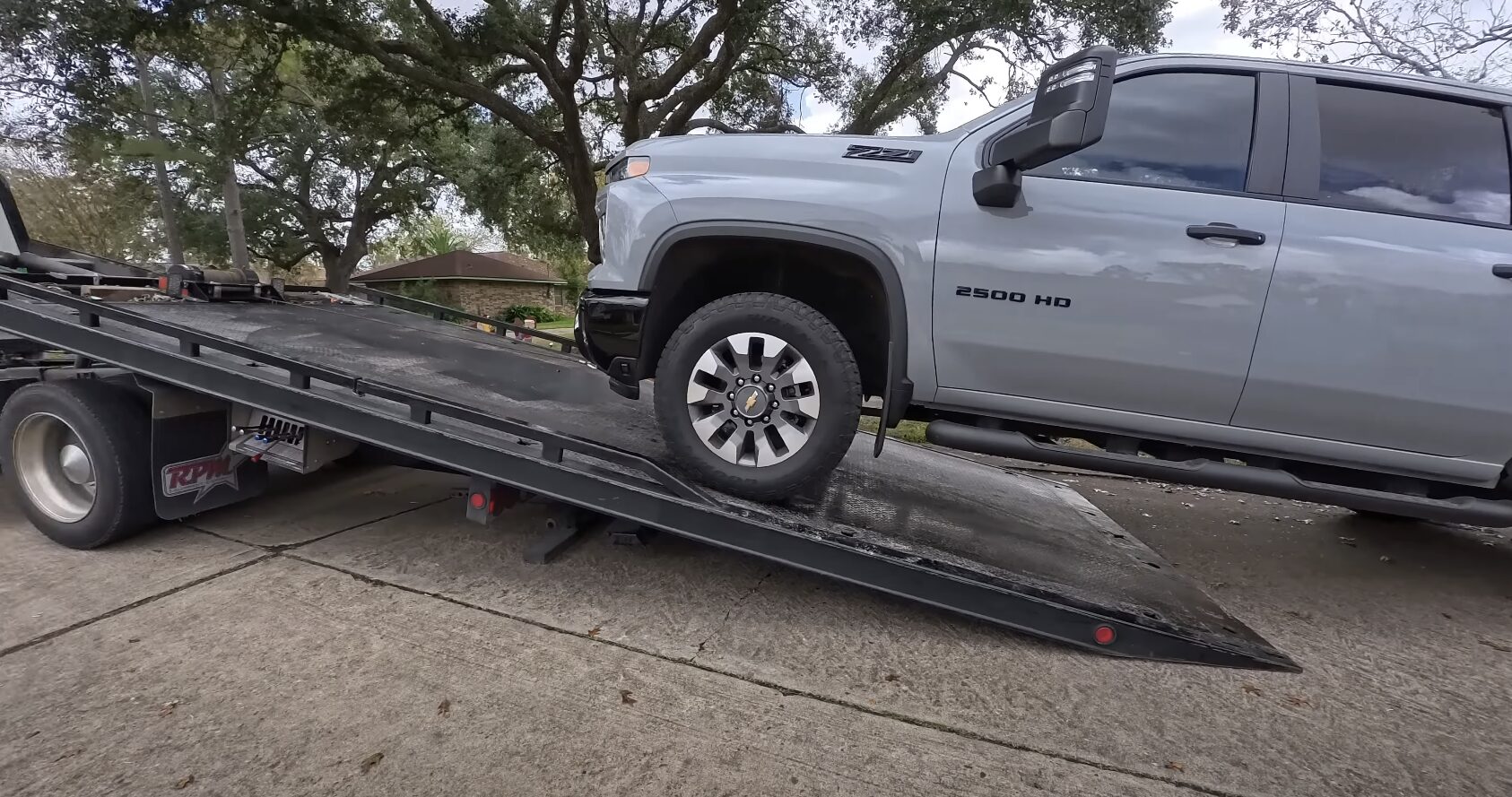 Edina Towing Service - Professional Vehicle Recovery Professional tow truck loading a vehicle in Edina, MN